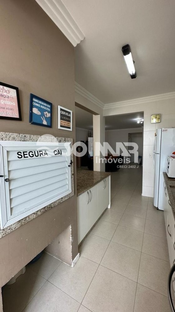 03 SUTES E 02 VAGAS DE GARAGEM - FRENTE MAR