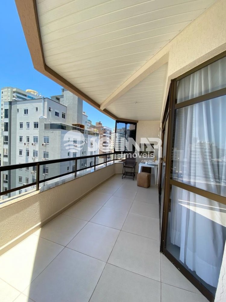 COBERTURA COM 03 DORM E 02 VAGAS - MEIA PRAIA