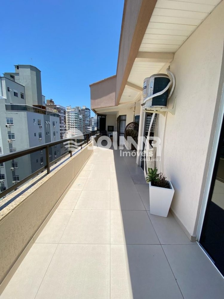 COBERTURA COM 03 DORM E 02 VAGAS - MEIA PRAIA