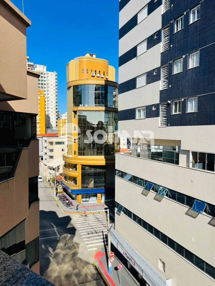 05 DORMIT�RIOS FRENTE MAR NA MEIA PRAIA