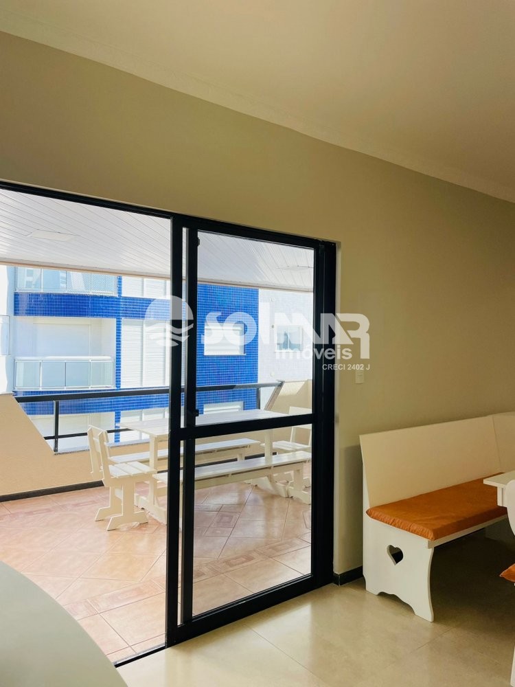 05 DORMIT�RIOS FRENTE MAR NA MEIA PRAIA