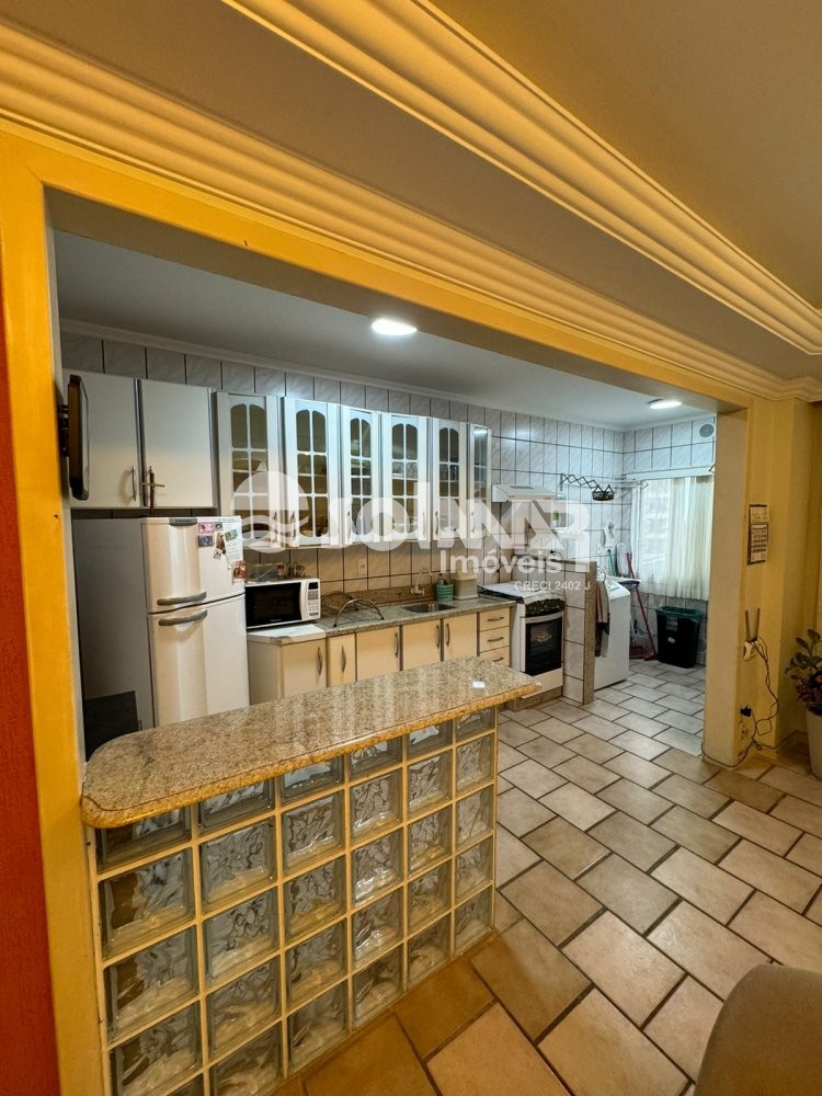 02 DORM E 01 VAGA DE GARAGEM - AT 150M DO MAR