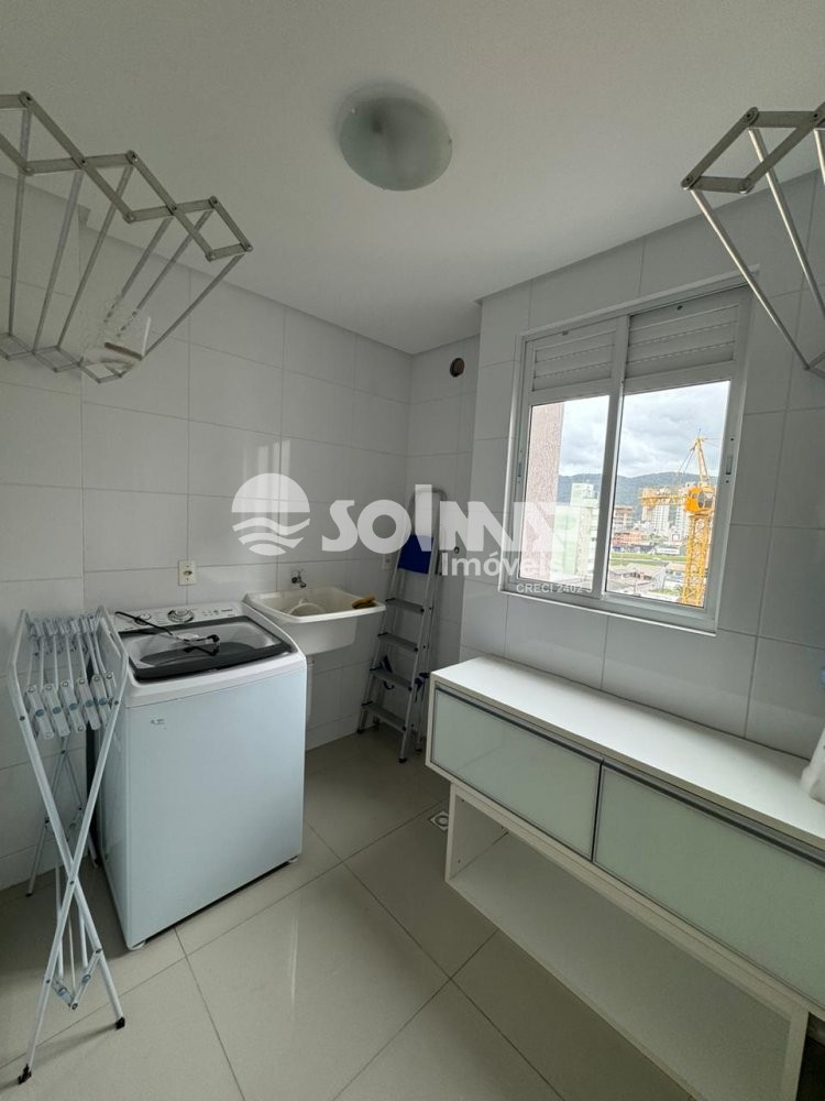 03 DORMITRIOS E 01 VAGA DE GARAGEM - MEIA PRAIA