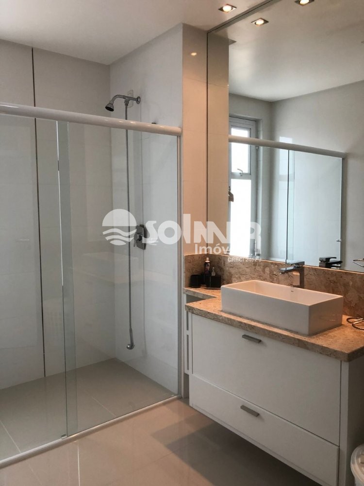 03 SUTES E 02 VAGAS DE GARAGEM - MEIA PRAIA 