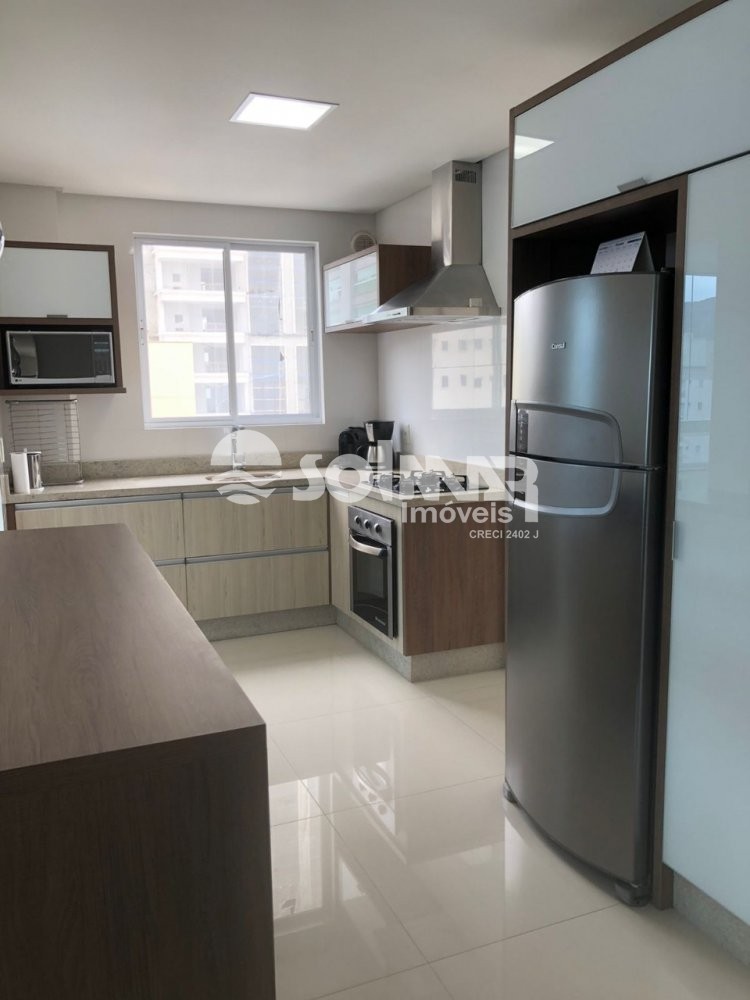 03 SUTES E 02 VAGAS DE GARAGEM - MEIA PRAIA 