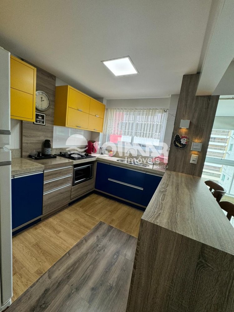 02 SUTES E 02 VAGAS DE GARAGEM - MEIA PRAIA