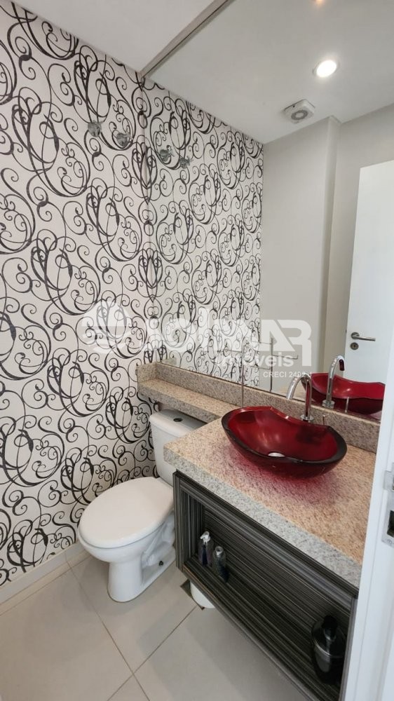 (ANUAL) 03 DORMIT�RIOS E 02 VAGAS - QUADRA MAR