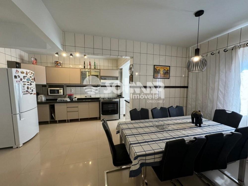 03 DORMITRIOS E 02 VAGAS - LATERAL MAR 