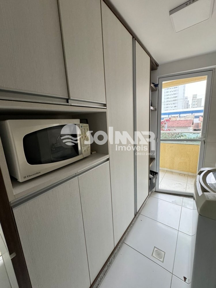 02 DORMITRIOS E 02 VAGAS DE GARAGEM - MEIA PRAIA