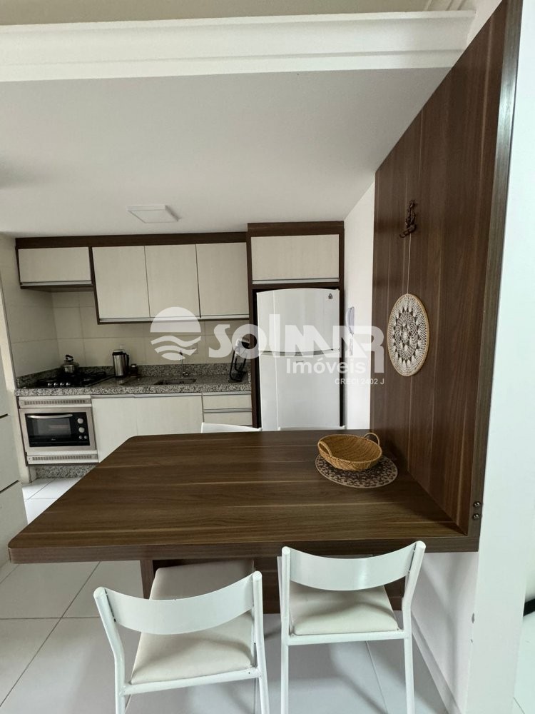 02 DORMITRIOS E 02 VAGAS DE GARAGEM - MEIA PRAIA