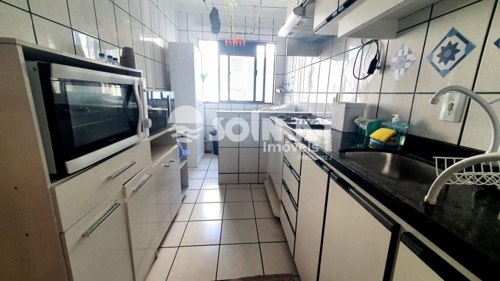 02 DORMIT�RIOS E 01 VAGA - AT� 200M DO MAR