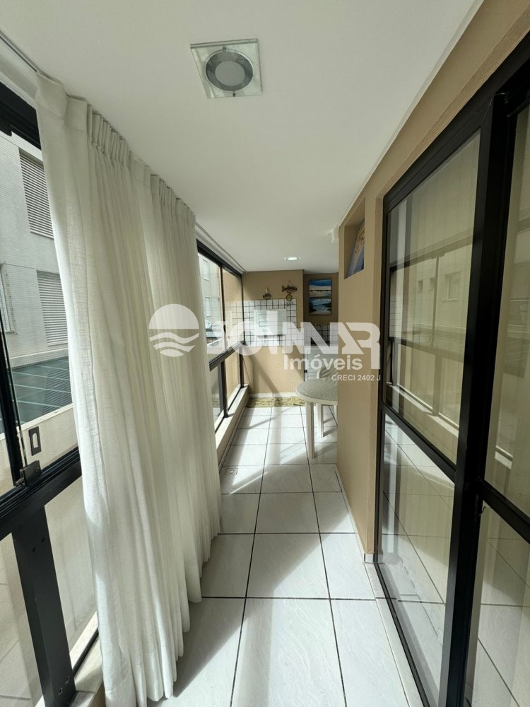 02 DORMIT�RIOS E 01 VAGA DE GARAGEM - QUADRA MAR