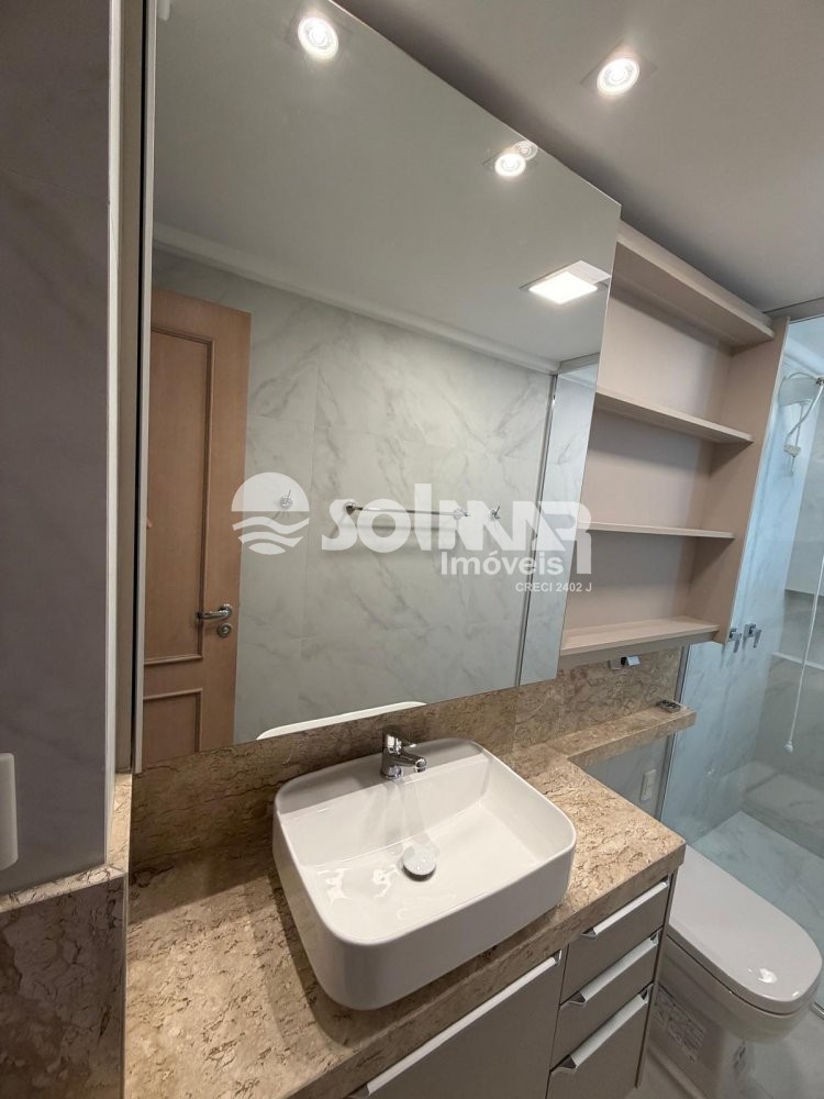 03 DORMIT�RIOS E 02 VAGAS DE GARAGEM - QUADRA MAR