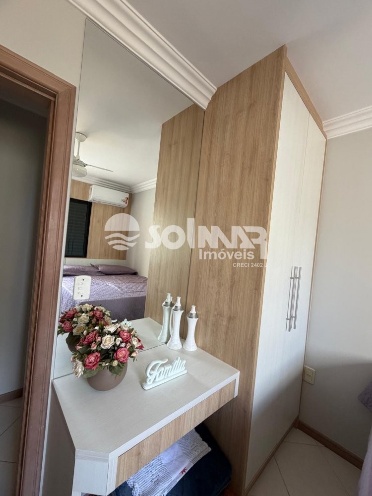 03 DORMIT�RIOS E 02 VAGAS DE GARAGEM - QUADRA MAR