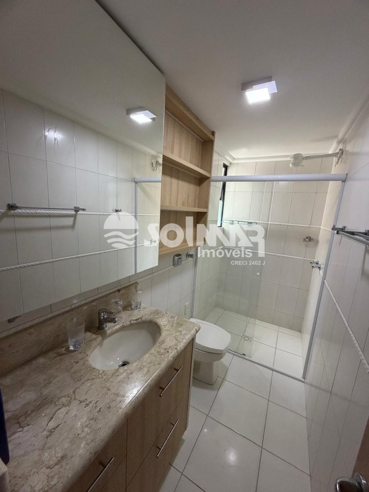 03 DORMIT�RIOS E 02 VAGAS DE GARAGEM - QUADRA MAR