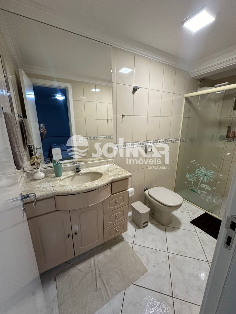 03 DORMITRIOS E 01 VAGA DE GARAGEM - MEIA PRAIA