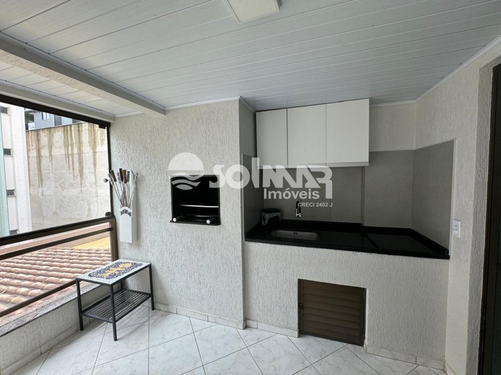 03 DORMITRIOS E 01 VAGA DE GARAGEM - MEIA PRAIA