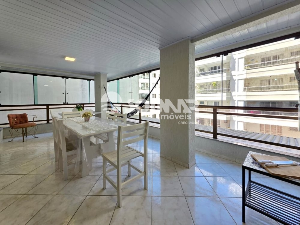 03 DORMIT�RIOS E 01 VAGA DE GARAGEM - MEIA PRAIA