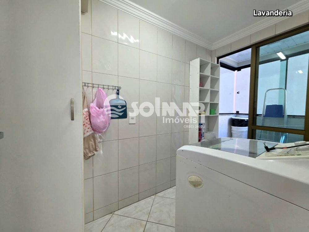 03 DORMIT�RIOS E 01 VAGA DE GARAGEM - MEIA PRAIA