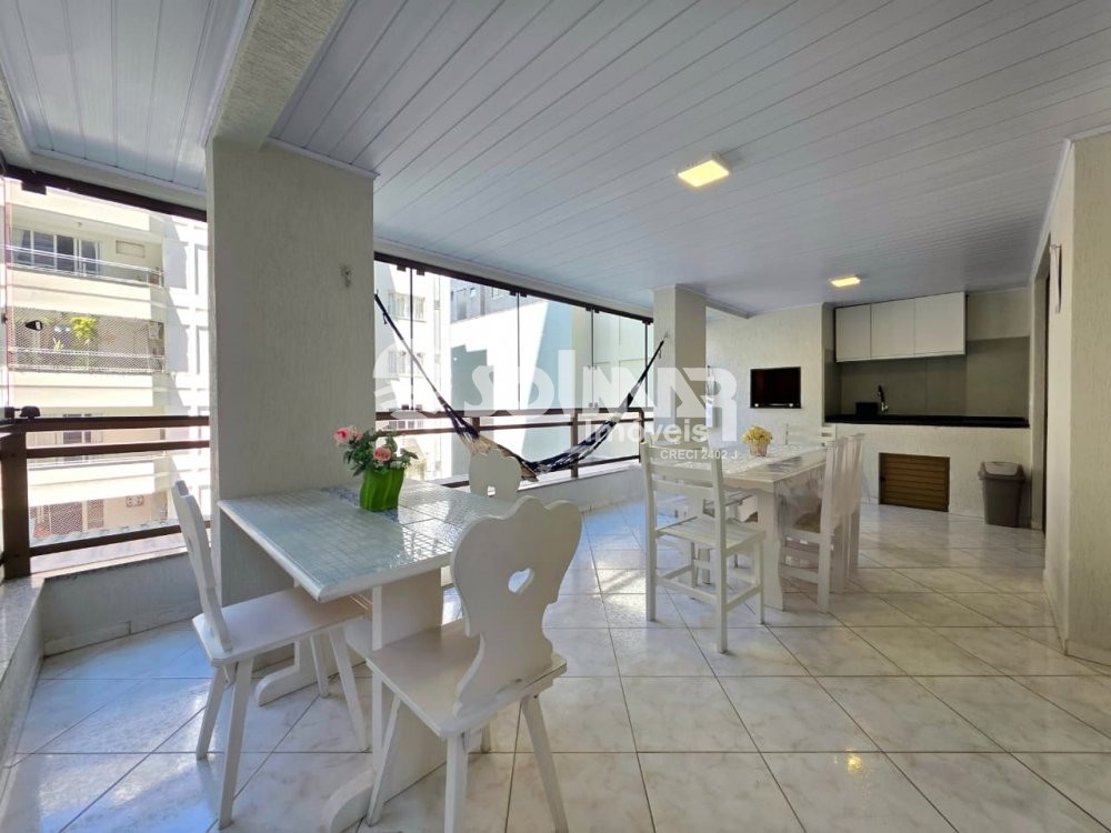 03 DORMIT�RIOS E 01 VAGA DE GARAGEM - MEIA PRAIA