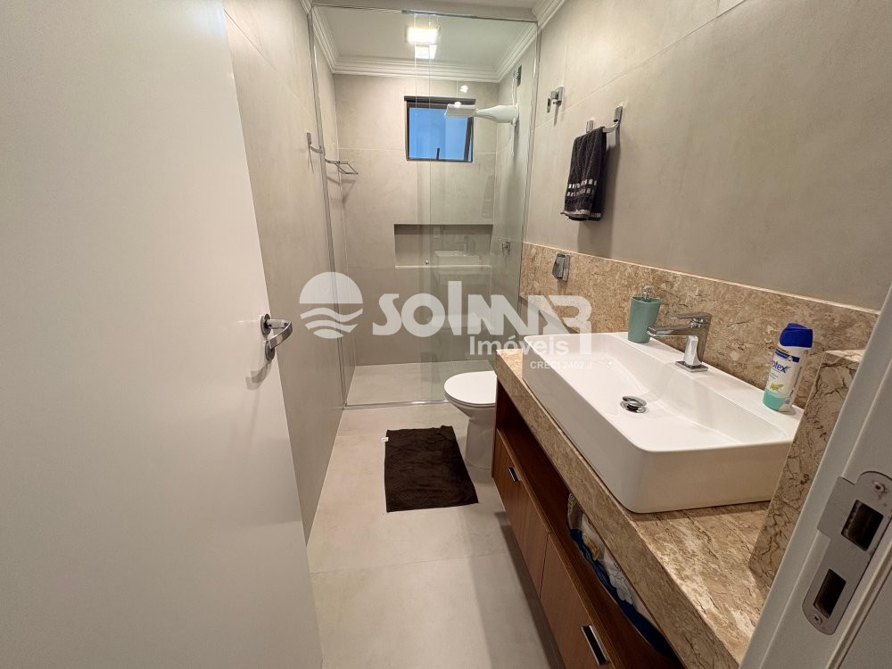 03 DORMIT�RIOS E 01 VAGA DE GARAGEM - MEIA PRAIA