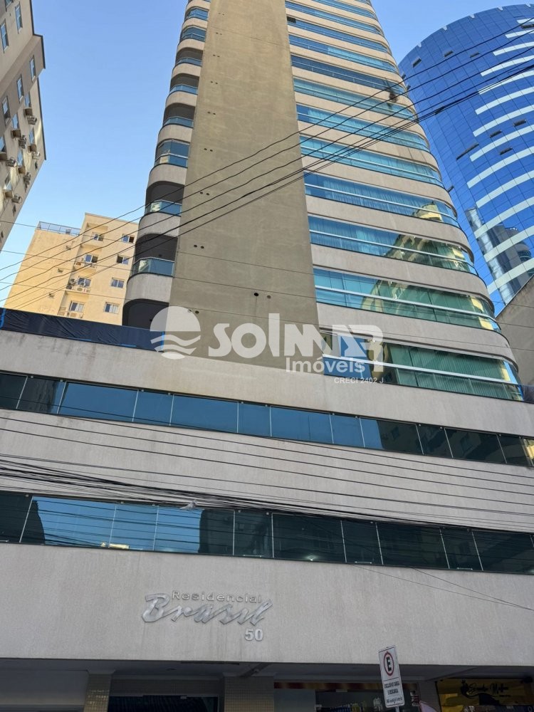 03 SUTES E 02 VAGAS DE GARAGEM - MEIA PRAIA 