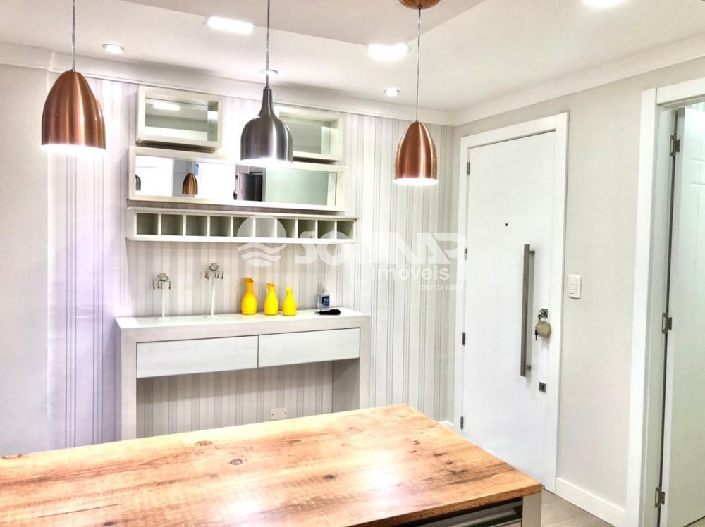 03 DORMITRIOS E 01 VAGA DE GARAGEM - MEIA PRAIA