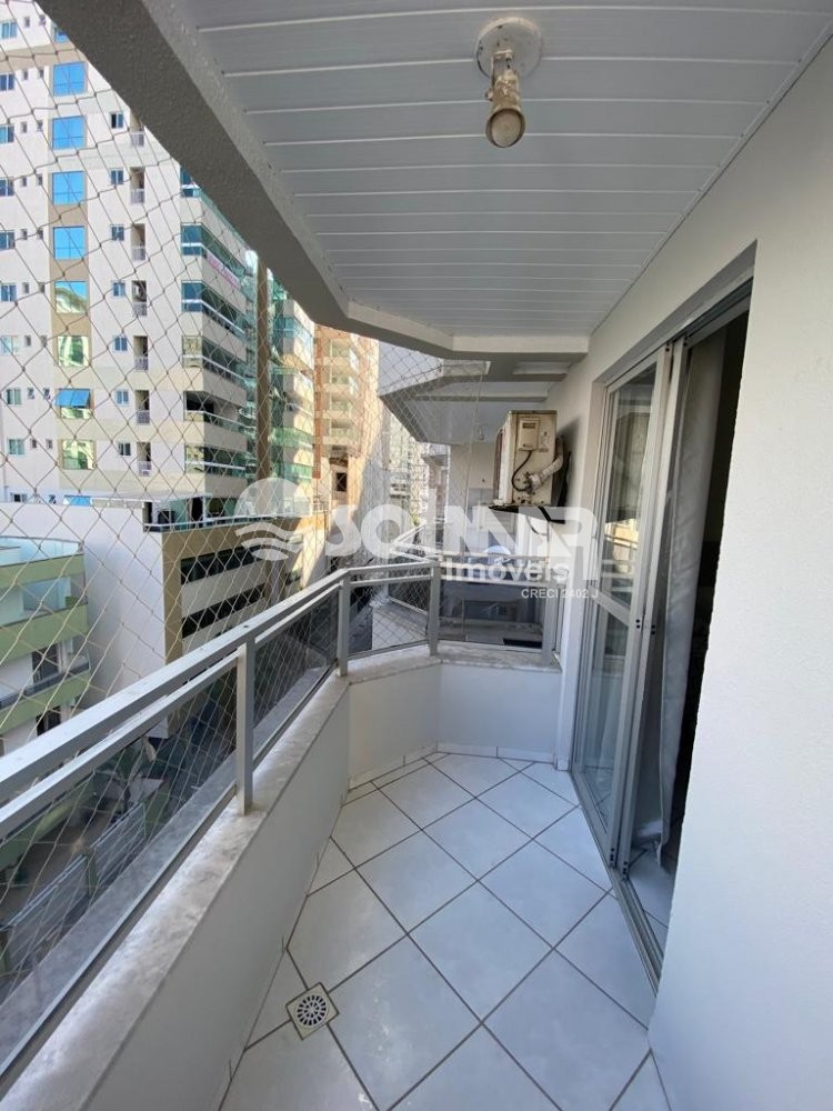 02 DORMITRIOS E 01 VAGA DE GARAGEM - MEIA PRAIA