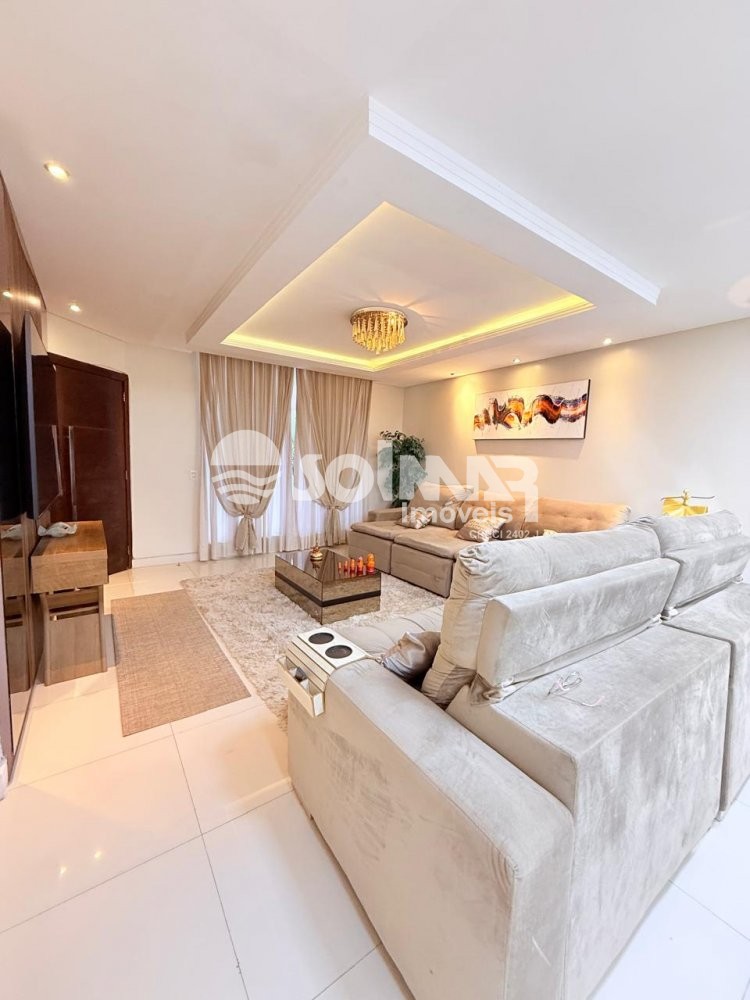 05 SUTES E 02 VAGAS - CASA EM PORTO BELO