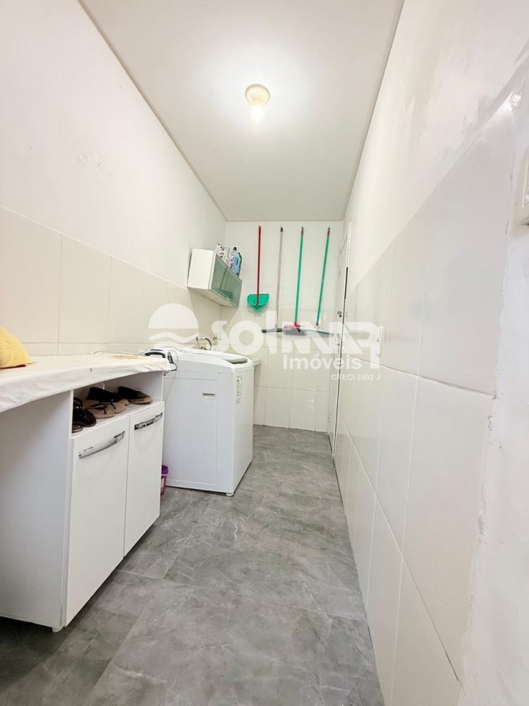 05 SUTES E 02 VAGAS - CASA EM PORTO BELO