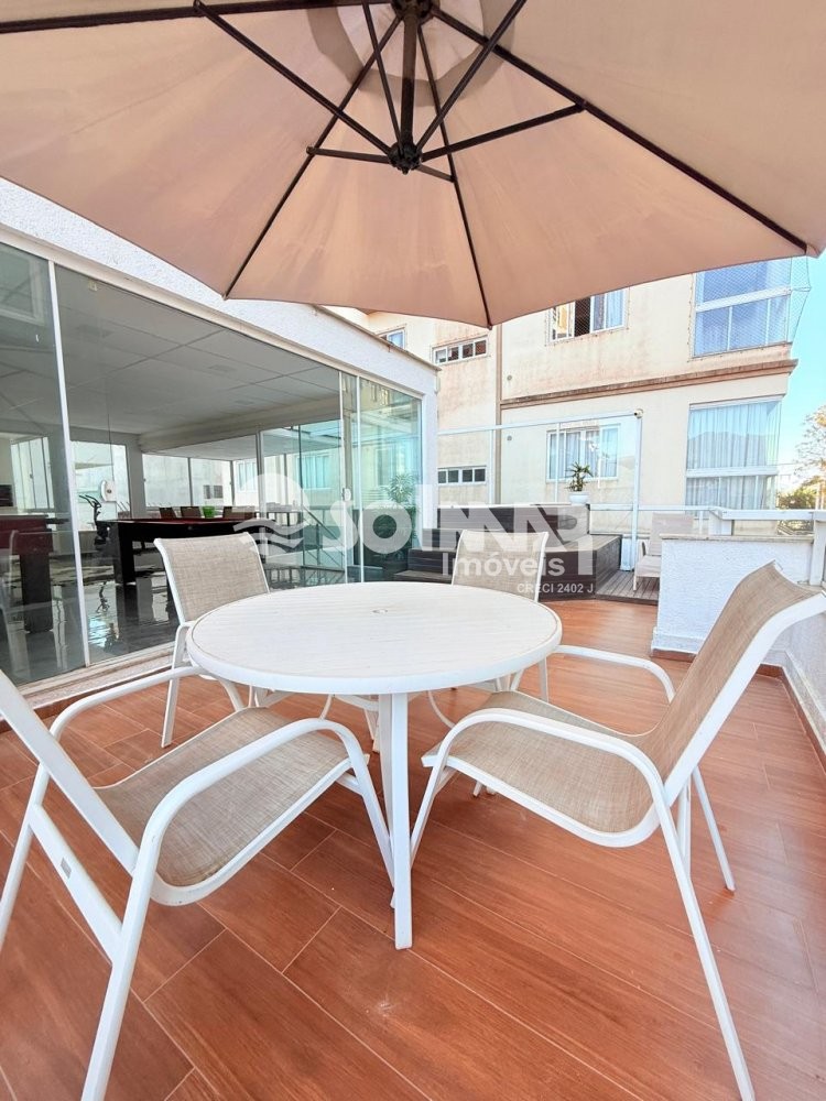 05 SUTES E 02 VAGAS - CASA EM PORTO BELO