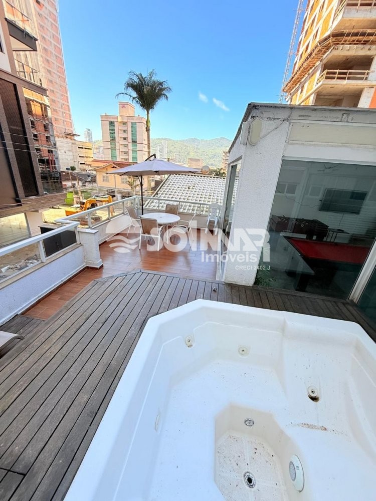 05 SUTES E 02 VAGAS - CASA EM PORTO BELO