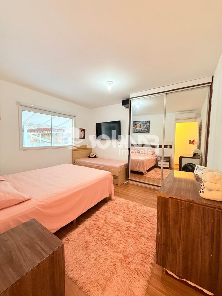 05 SUTES E 02 VAGAS - CASA EM PORTO BELO