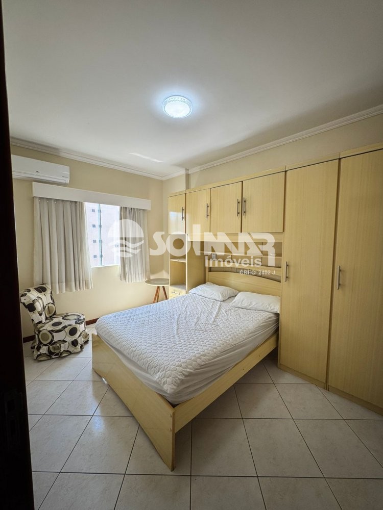 03 DORMITRIOS E 02 VAGAS DE GARAGEM - MEIA PRAIA