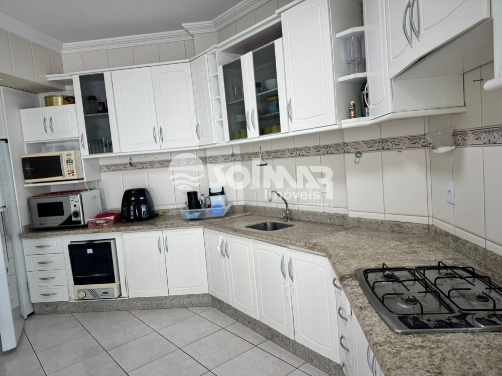 03 DORMITRIOS E 02 VAGAS DE GARAGEM - MEIA PRAIA