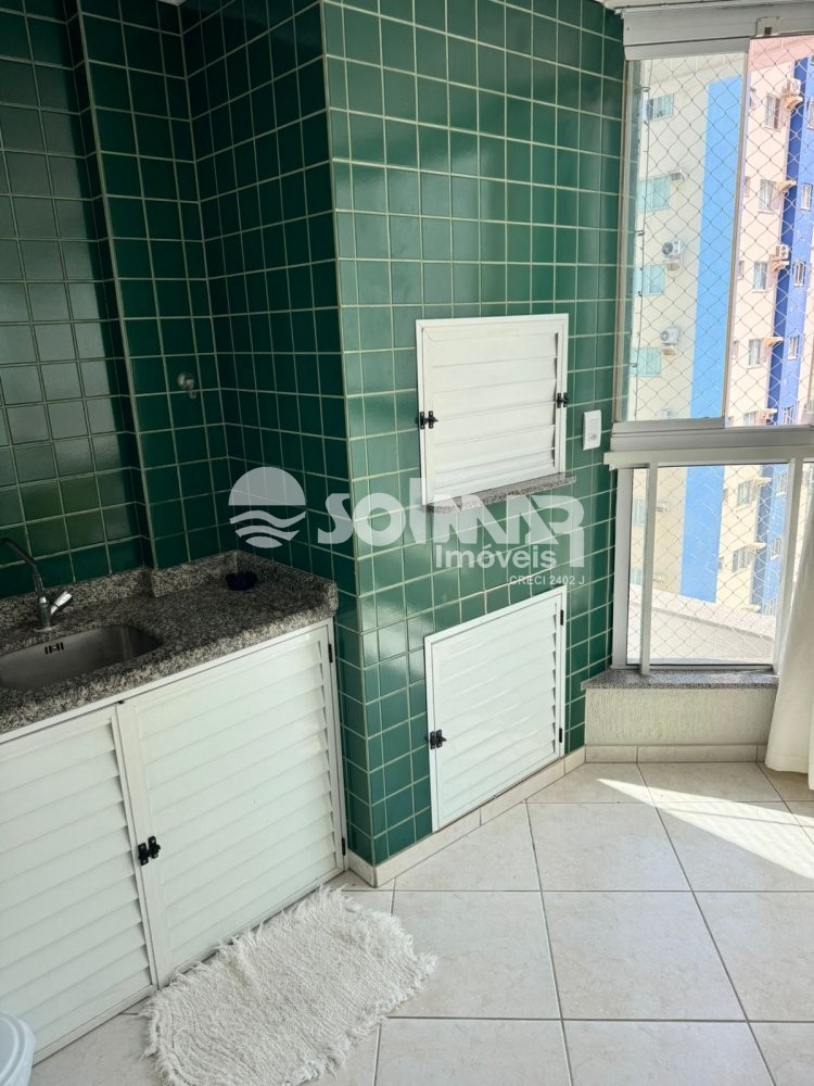 03 DORMITRIOS E 02 VAGAS DE GARAGEM - MEIA PRAIA