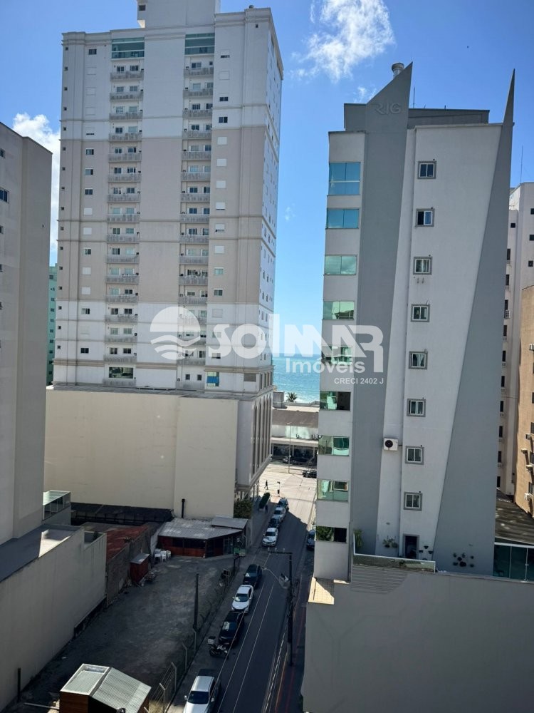 03 DORMITRIOS E 02 VAGAS DE GARAGEM - MEIA PRAIA