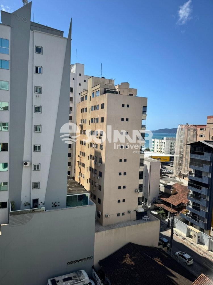 03 DORMITRIOS E 02 VAGAS DE GARAGEM - MEIA PRAIA