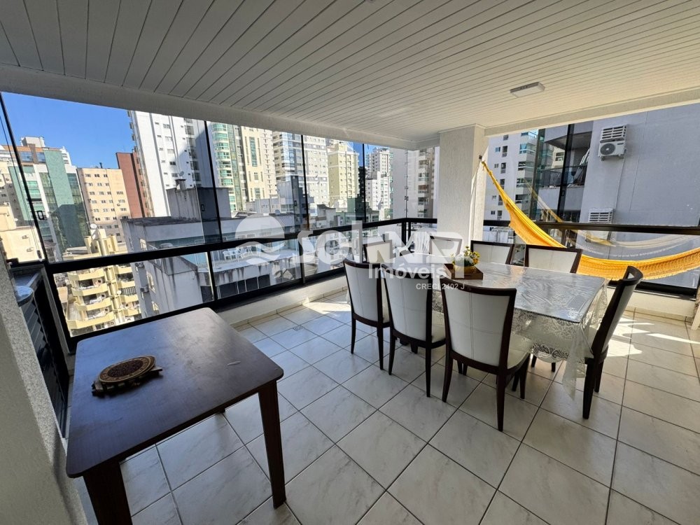 04 DORMITRIOS E 01 VAGA - AT 300M DO MAR 