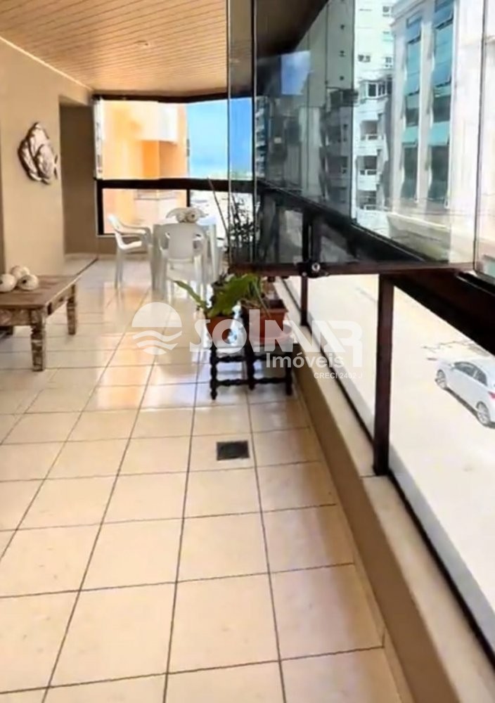 03 SUTES E 01 VAGA - QUADRA MAR NO CENTRO