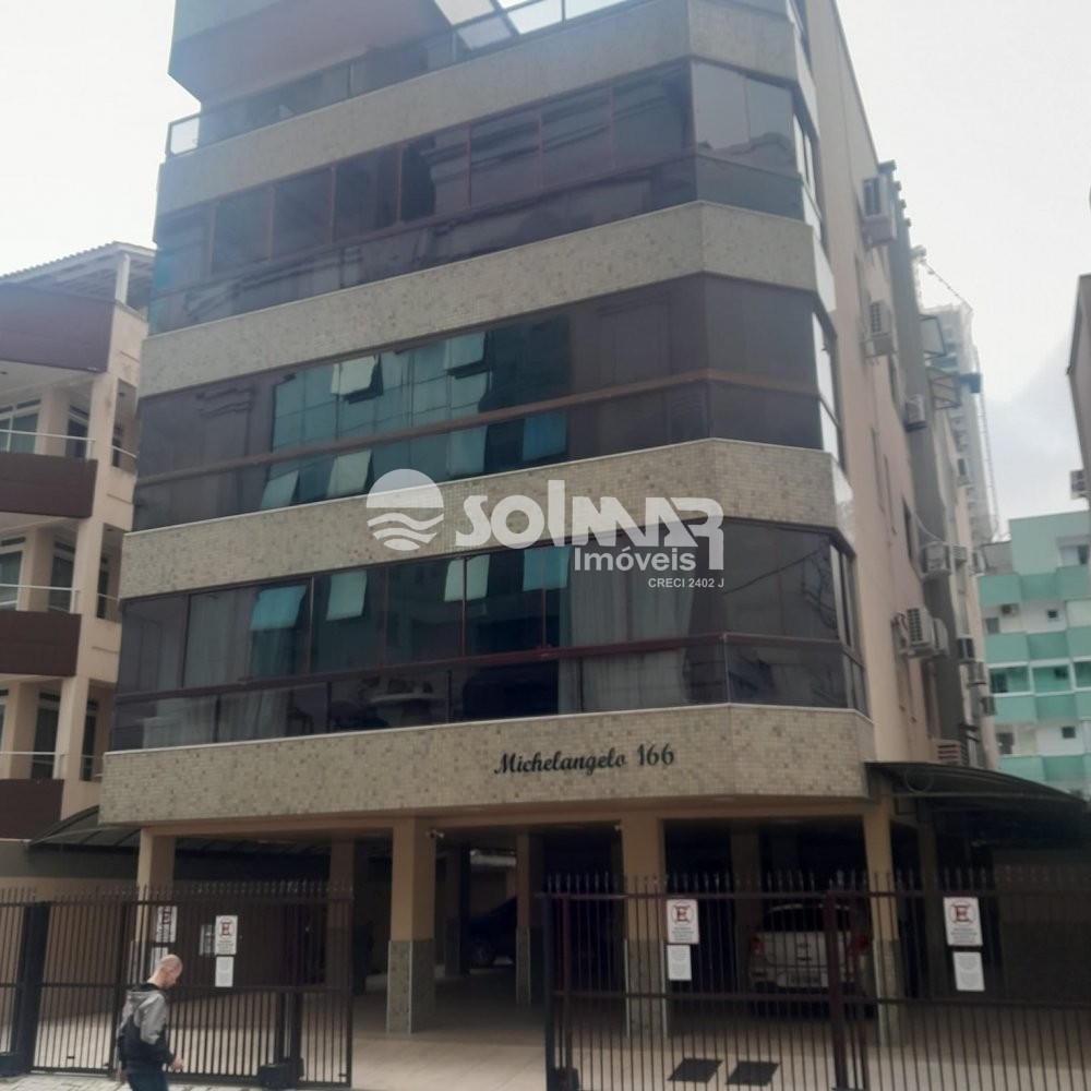 03 SUTES E 01 VAGA - QUADRA MAR NO CENTRO