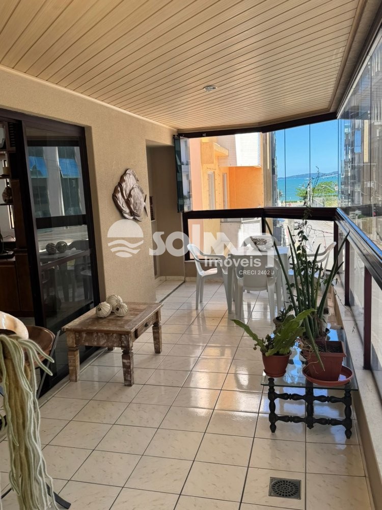 03 DORMITRIOS E 01 VAGA - QUADRA MAR NO CENTRO