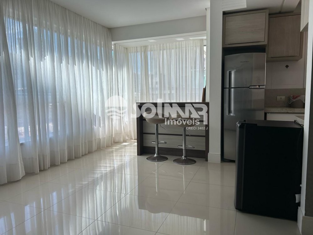 03 DORMITRIOS E 02 VAGAS DE GARAGEM - MEIA PRAIA