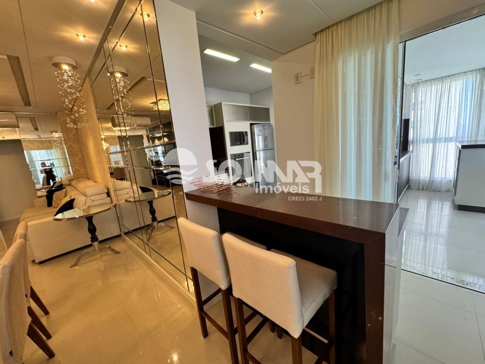 04 DORMITRIOS E 02 VAGAS DE GARAGEM - MEIA PRAIA