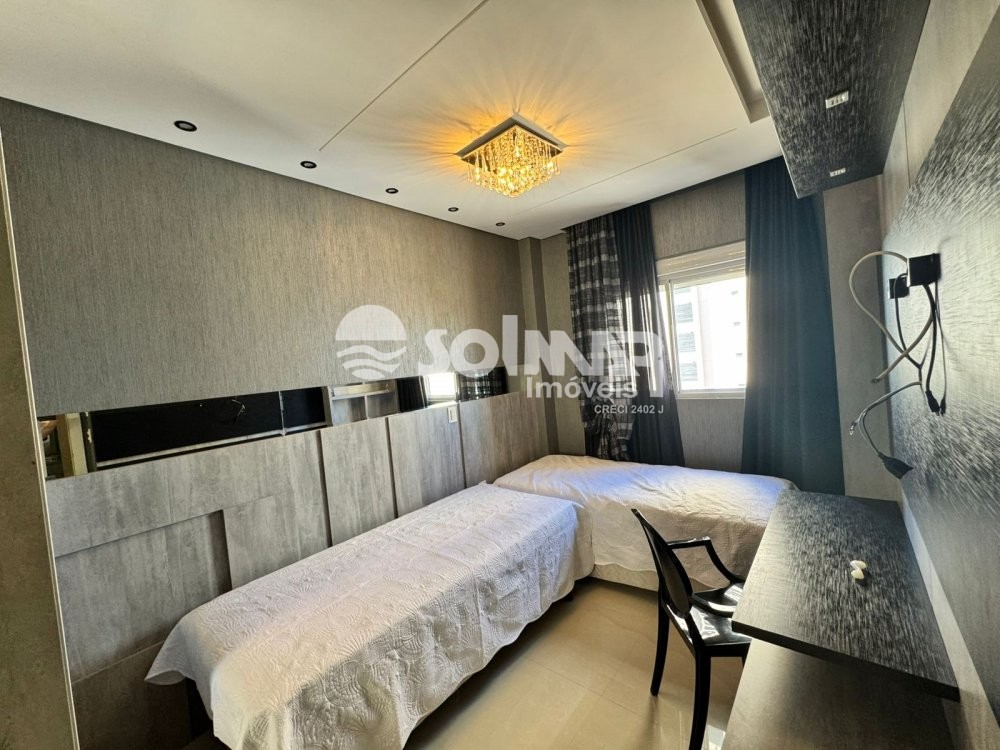 04 DORMITRIOS E 02 VAGAS DE GARAGEM - MEIA PRAIA