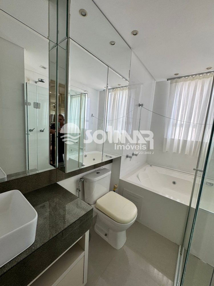 04 DORMITRIOS E 02 VAGAS DE GARAGEM - MEIA PRAIA