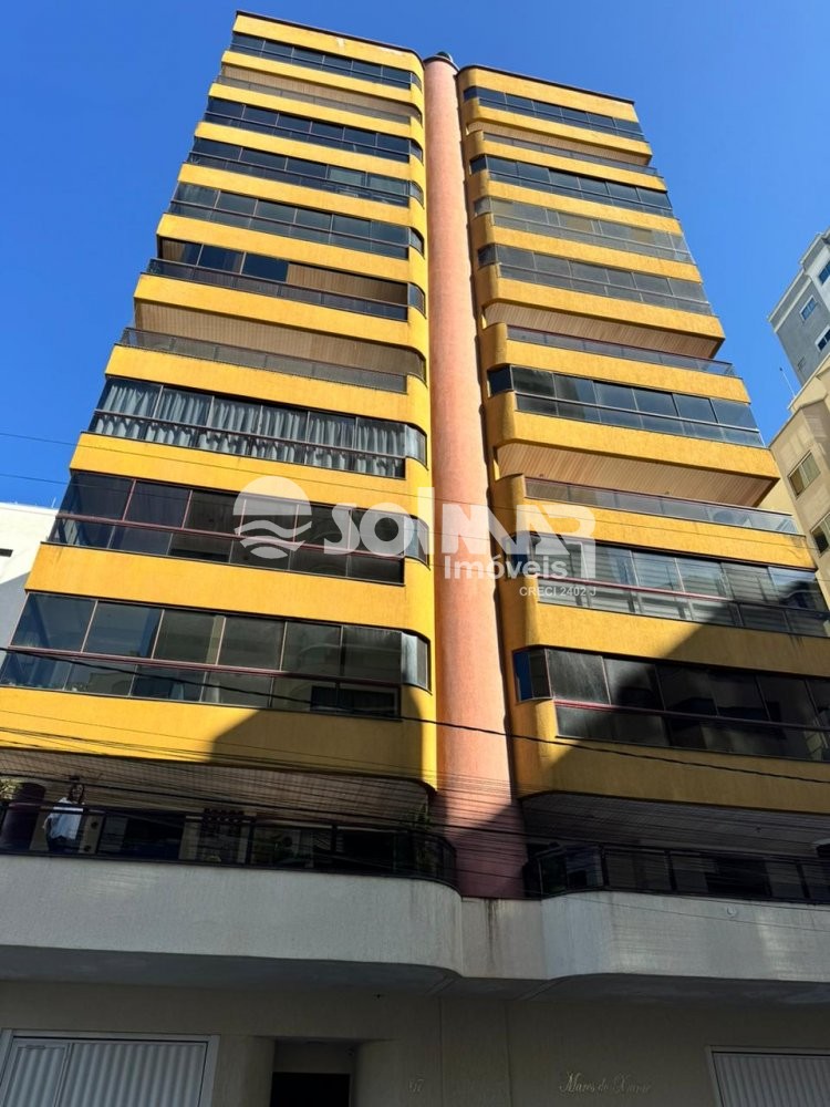 03 DORMITRIOS E 01 VAGA DE GARAGEM - MEIA PRAIA