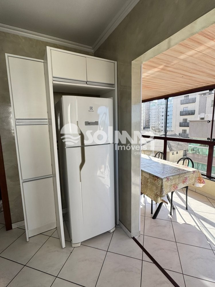 03 DORMITRIOS E 01 VAGA DE GARAGEM - MEIA PRAIA