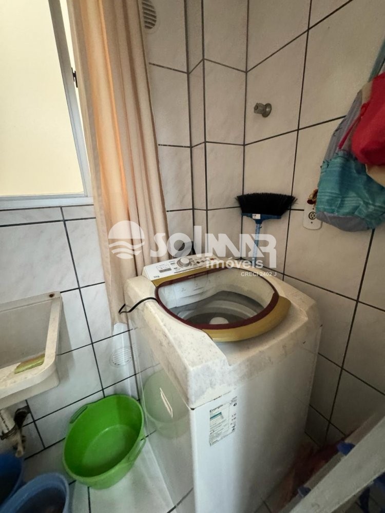 02 DORMITRIOS E 01 VAGA DE GARAGEM - MEIA PRAIA