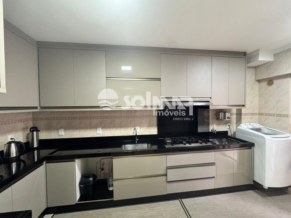 03 DORMITRIOS E 01 VAGA - AT 100M DO MAR